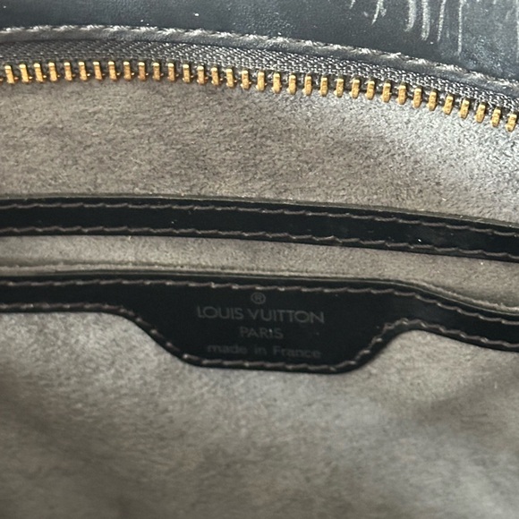 Louis Vuitton beautiful bag - Picture 5 of 10